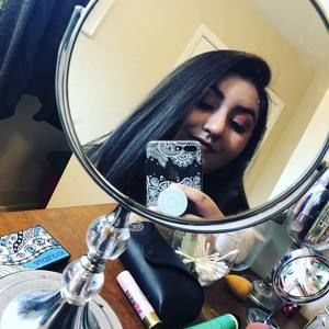 Meet your Posher, Olivia